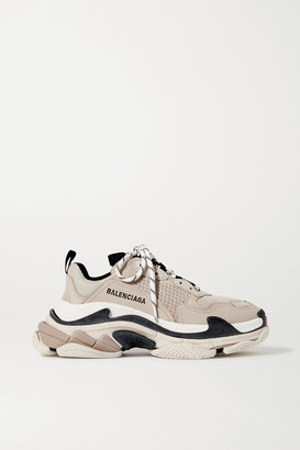 BALENCiAGA TRiPLE S TRAiNERS in 2019 Swag outfits