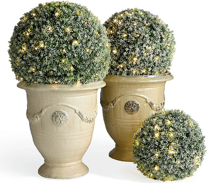 LED Freshly Fallen Boxwood Ball