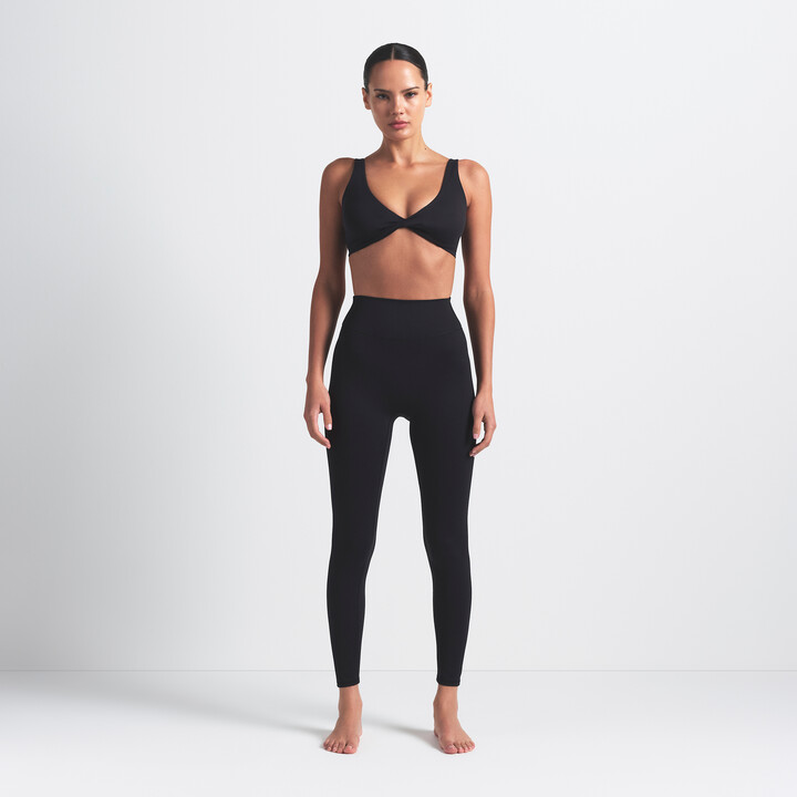 Nike Women's SKIMS Matte High-Waisted 26" Leggings in Black | BOLEG7005W-OBD