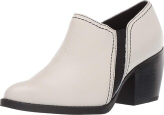 naturalizer claire ankle boot