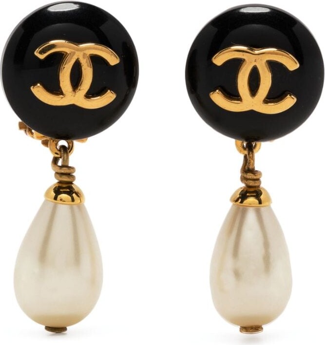 chanel clothing pin