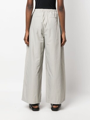 AMOMENTO Pleated Wide-Leg Trousers