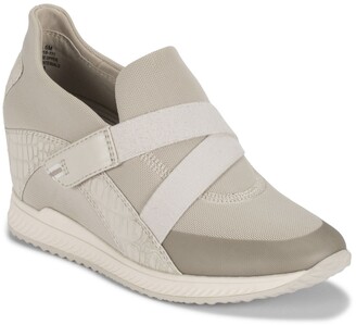 bare traps sneakers womens
