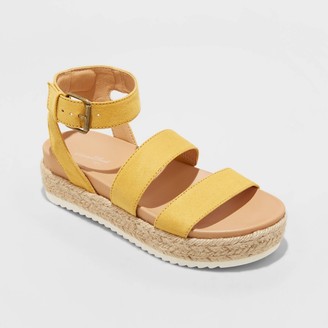 universal thread yellow sandals