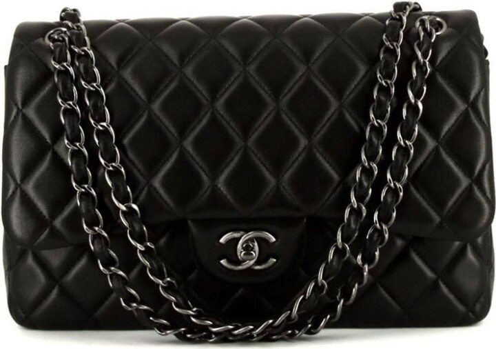 Timeless Superb Chanel Mini Classic Flap bag shoulder bag in white quilted  leather, garniture en métal doré ref.494067 - Joli Closet