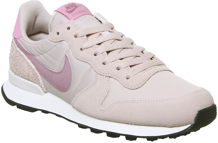 nike internationalist trainers