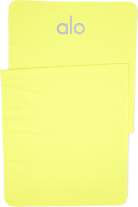 Alo Yoga Grounded No-Slip Towel in Highlighter Yellow
