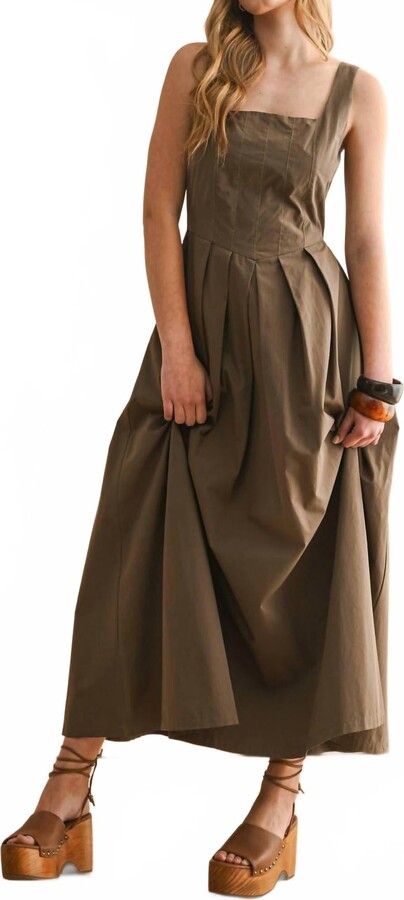 MIOU MUSE Stitch Front Pleated Dress In Mocha Moose