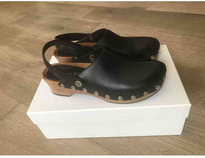 diorquake clogs
