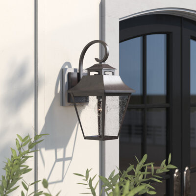 Centerport Outdoor Wall Lantern