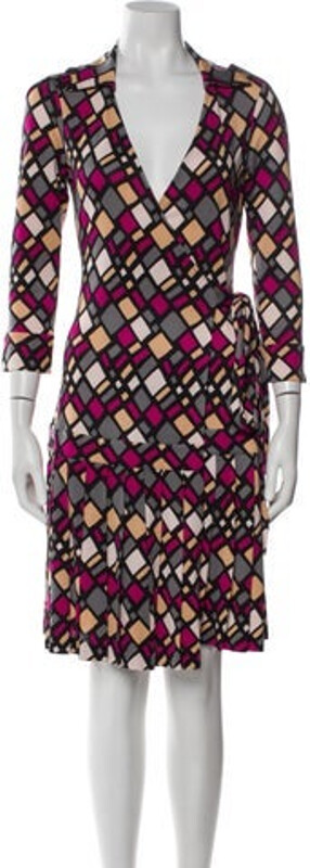 Diane von Furstenberg Silk Wrap Dress Black Printed Three-Quarter Sleeve with V-Neck Sash-Tie Closure at Front Designer