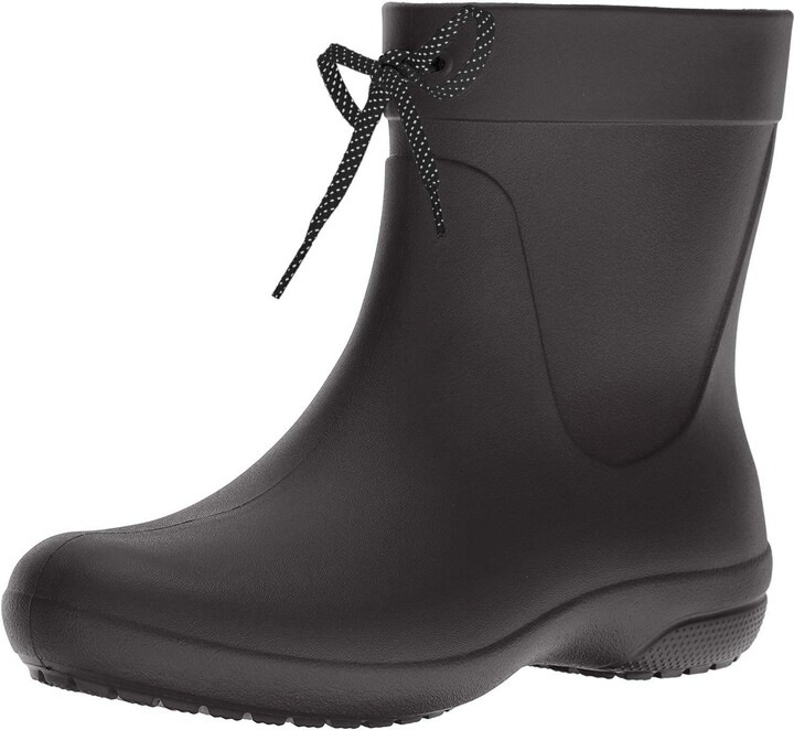 croc rain boots canada