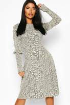 Thumbnail for your product : boohoo Petite Woven Smudge Print Shirred Sleeve Midi Dress