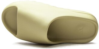 Yeezy ridged sole slides