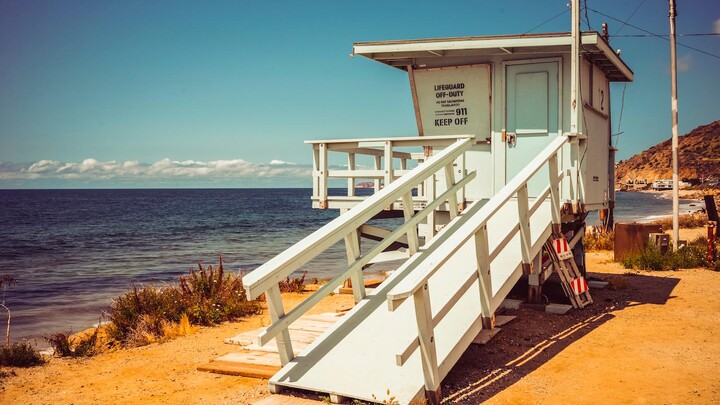 Nico Guilis, Lifeguard Stand 2, 2018