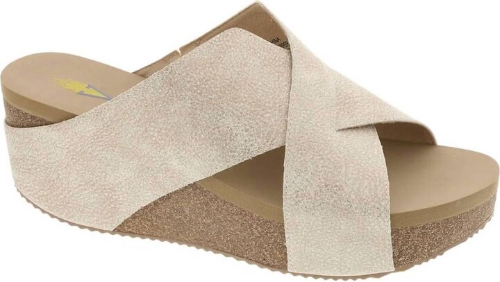 Volatile Women's Firefly Sandal In Gold