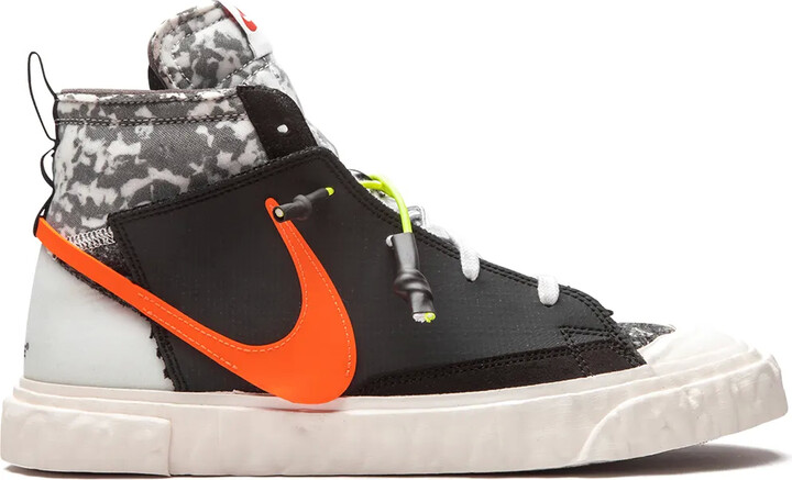 nike high ankle shoes