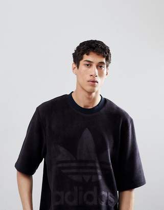adidas Adicolor Velour T-Shirt In Oversized Fit In Black Cy3548