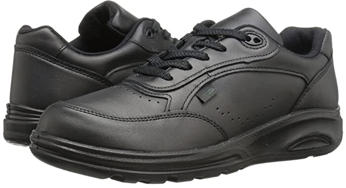 mens sneakers narrow width