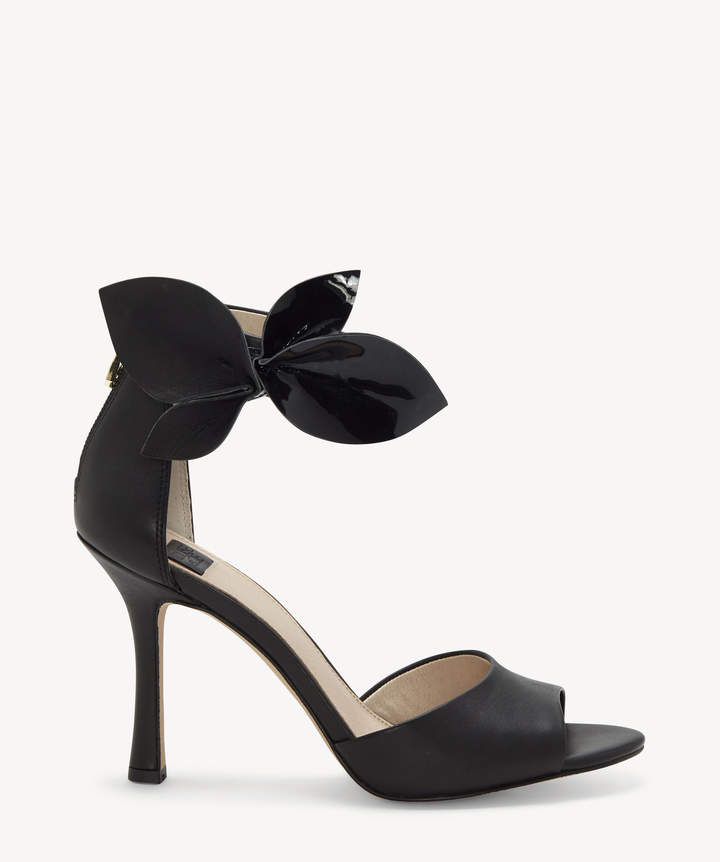 bow sandals black