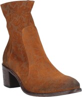Thumbnail for your product : Strategia Ankle Boots Tan