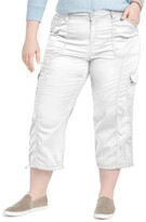 white cargo capri pants