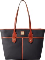 black purse with outside pockets