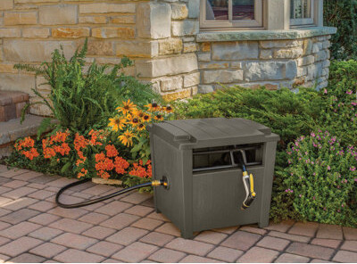 Suncast Farmington Hose Pot