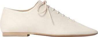 Lemaire Souris classic flat Derbies