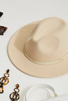 Thumbnail for your product : Forever 21 Structured Felt Fedora
