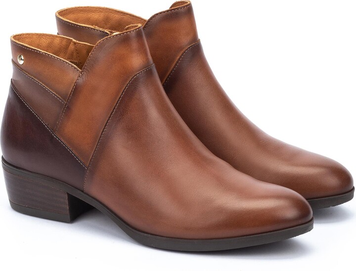 Pikolinos Womens Pikolinos Vicar Water Repellent Studded Bootie