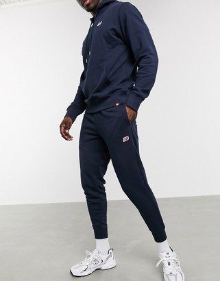 new balance joggers men