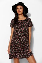 Thumbnail for your product : Urban Outfitters Pins And Needles 3/4 Sleeve Shift Dress
