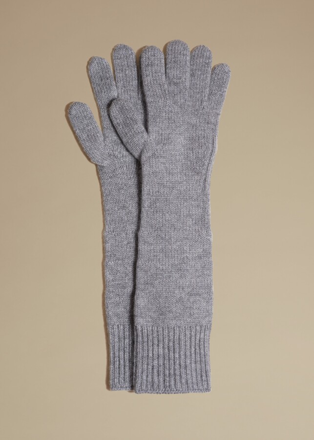 gray gloves