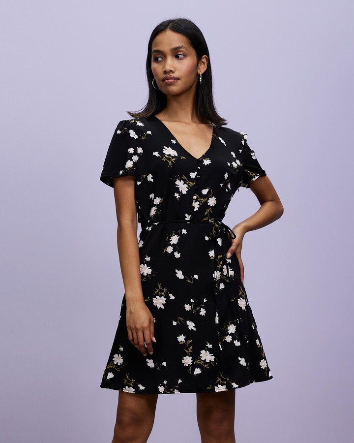 Black Women's Floral Dresses | Shop the world's largest collection of fashion | ShopStyle Australia