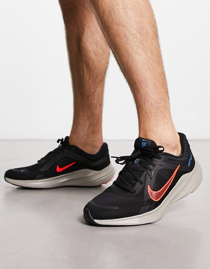 nike running quest 2 trainers in triple black