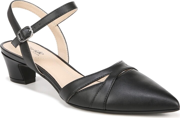 LifeStride Womens Marlee Kitten Heel Pump Black 6 M