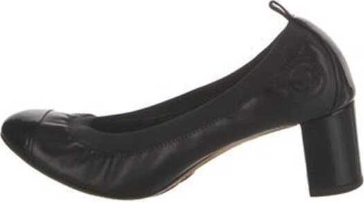 Chanel Vintage Pumps Black Leather Interlocking CC Logo Patent Leather Trim Round-Toes Designer