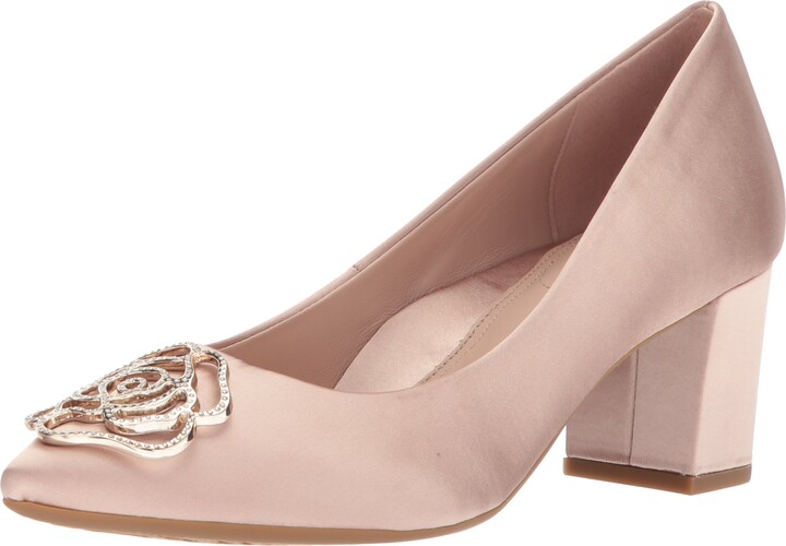 rose pink pumps