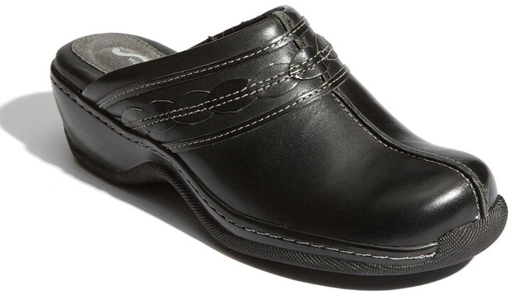 softwalk abby clog