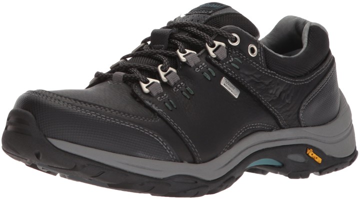 ahnu hiking shoes