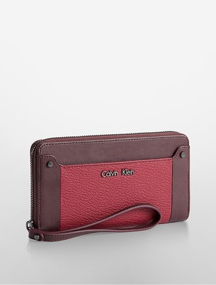 Calvin Klein Hazen Zip Continental Wallet