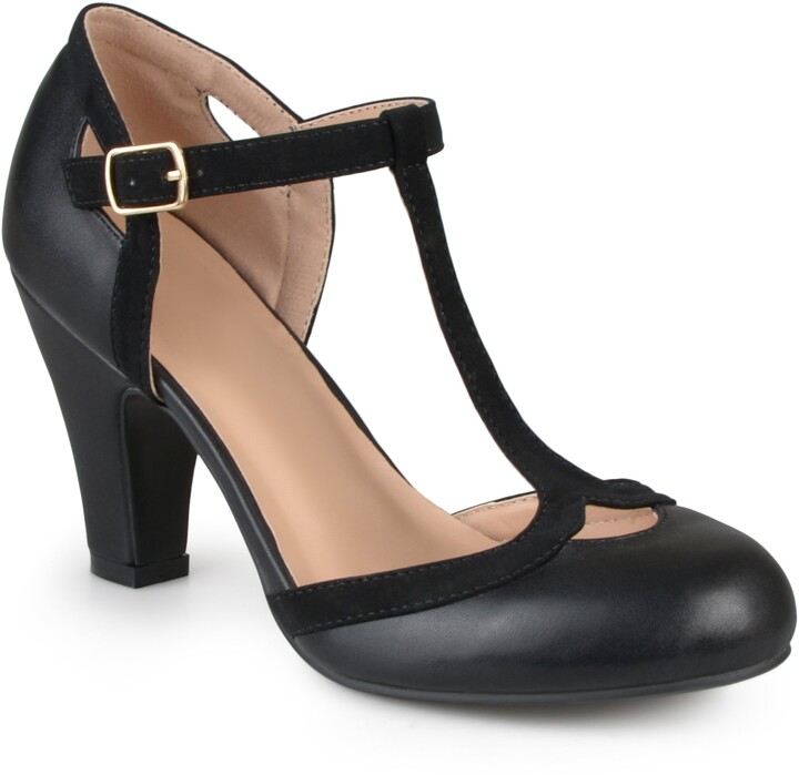 wide width black pumps