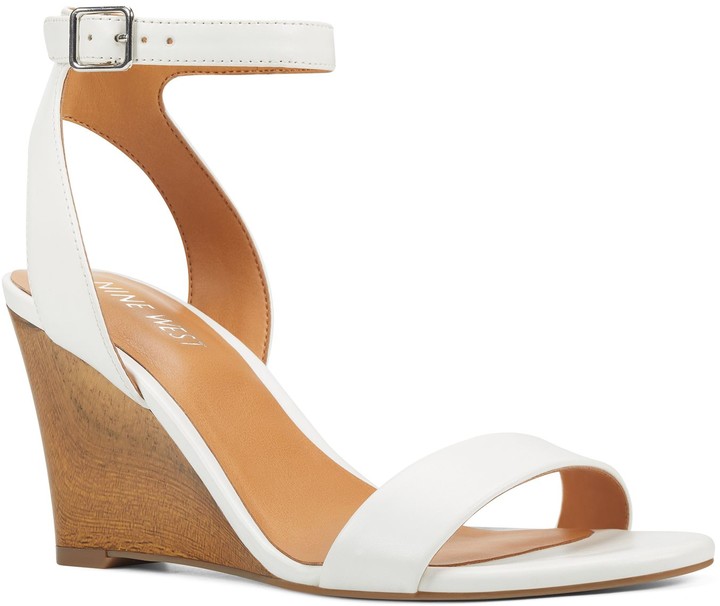 nine west tan sandals