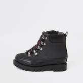 youth hiking boots