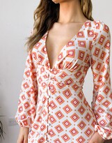 Thumbnail for your product : ASOS DESIGN tie back maxi tea dress in 70s geo print