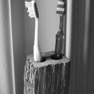 brush64 Oak Toothbrush Holder