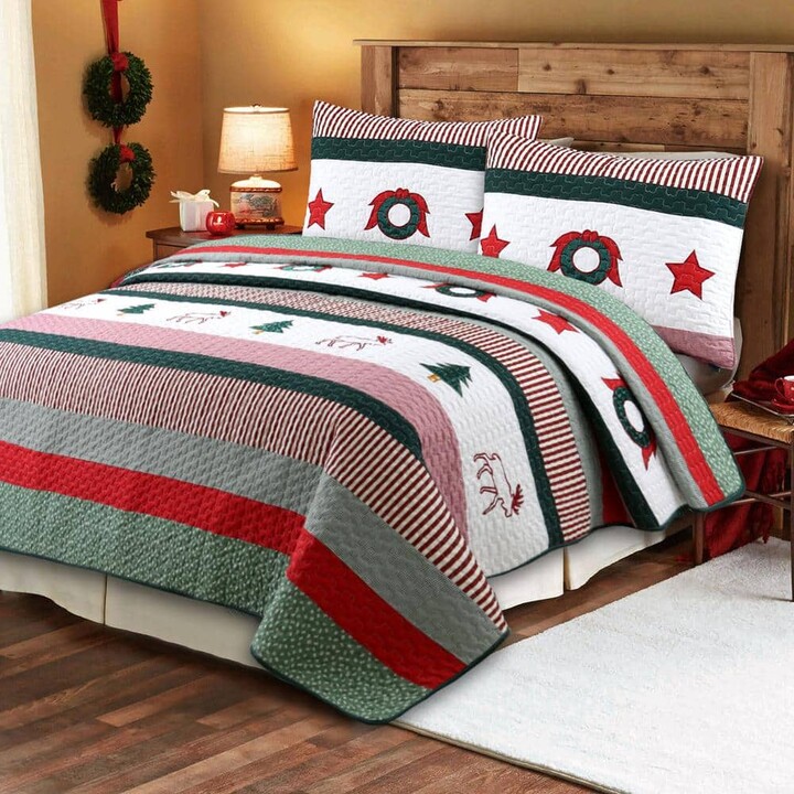 Cozy Line Home Fashions Holiday Christmas Morning Stripped Wreath 3-Piece Red Green Holiday Cotton King Quilt Bedding Set