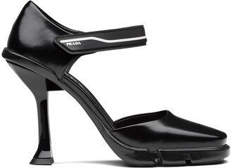 black almond toe pumps