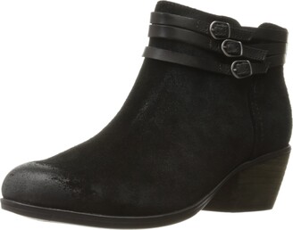 clarks ladies suede ankle boots